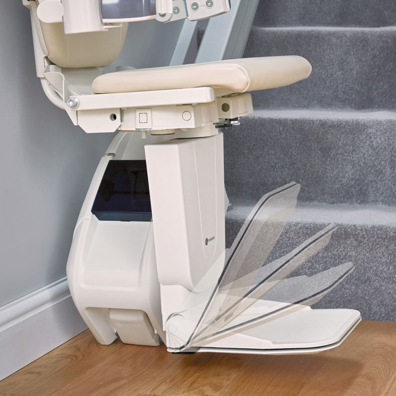 Treppenlift für gerade Treppe - Modell Premium GFR - Fußteil klappbar